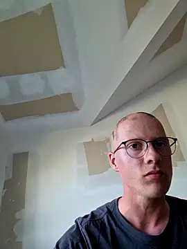 TomydefenderE7 online show from 04-30-26, 04:02