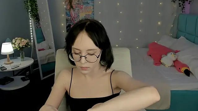 Snapshot of Lilac-Muse chatting on 06-16-26, 10:51 Lilac-Muse online show from 06-16-26, 10:51