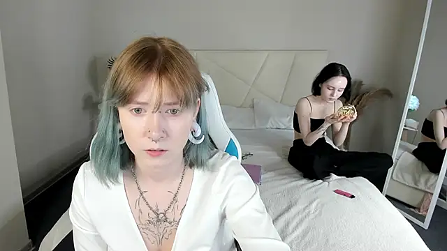 Snapshot of Elira_Vane chatting on 06-04-26, 03:01 Elira Vane online show from 06-04-26, 03:01