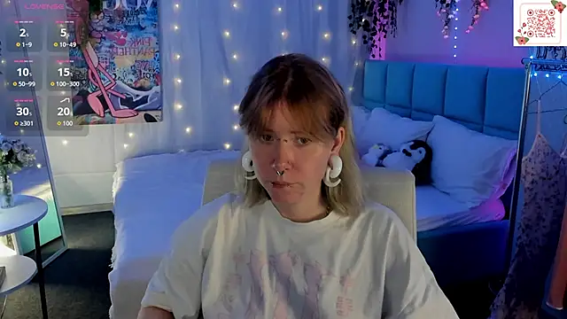 Snapshot of Elira_Vane chatting on 06-29-26, 02:40 Elira Vane online show from 06-29-26, 02:40