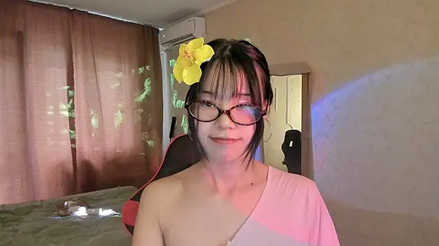 Snapshot of Akiba_cute chatting on 07-08-26, 05:56 Akiba cute online show from 07-08-26, 05:56