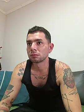 Snapshot of vitor_souz chatting on 06-14-26, 02:41 vitor souz online show from 06-14-26, 02:41