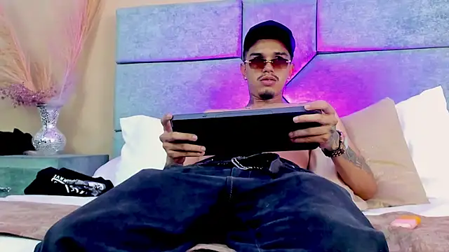 TysonRiggs online show from 05-06-26, 03:57