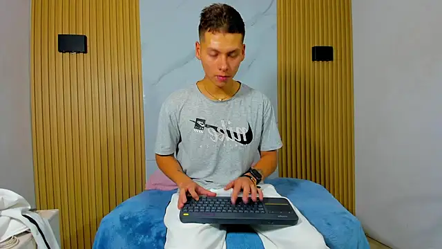 IM ANGELPRESTON online show from 05-09-26, 11:26