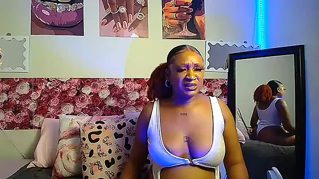 Snapshot of EnchantingLisa chatting on 06-04-26, 04:57 EnchantingLisa online show from 06-04-26, 04:57