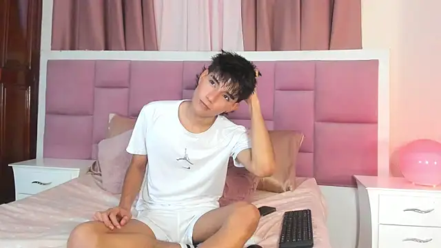 christopher robin4 online show from 04-29-26, 08:26