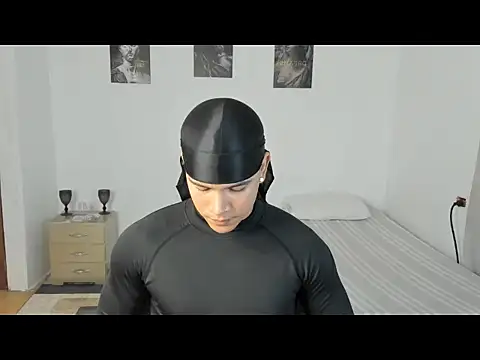 Snapshot of sant_wahlberg chatting on 05-22-26, 10:48 sant wahlberg online show from 05-22-26, 10:48