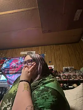 Snapshot of purelydivine chatting on 05-15-26, 10:28 purelydivine online show from 05-15-26, 10:28