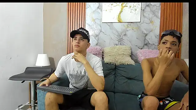 Snapshot of LOVE_GUYS1 chatting on 06-19-26, 01:15 LOVE GUYS1 online show from 06-19-26, 01:15