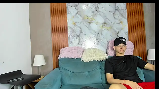 Snapshot of LOVE_GUYS1 chatting on 06-23-26, 01:20 LOVE GUYS1 online show from 06-23-26, 01:20