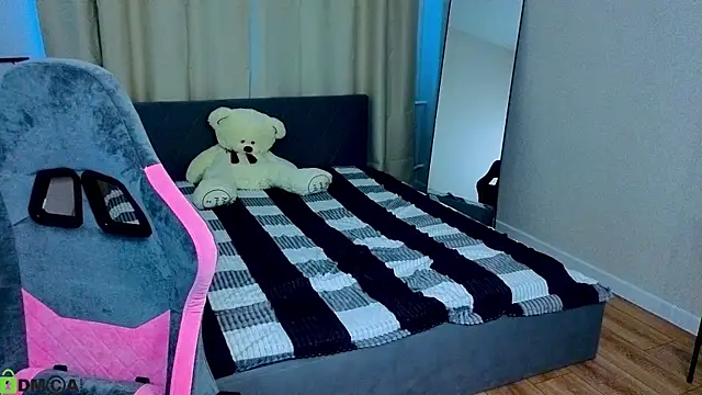 Julia Shyy online show from 06-02-26, 01:51
