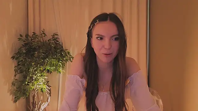 Snapshot of Alice-Lidel chatting on 05-17-26, 05:27 Alice-Lidel online show from 05-17-26, 05:27