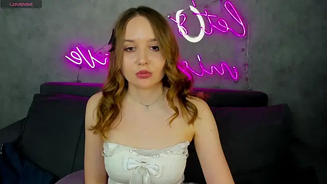 Snapshot of Emmaa_Kimm chatting on 06-05-26, 06:52 Emmaa Kimm online show from 06-05-26, 06:52