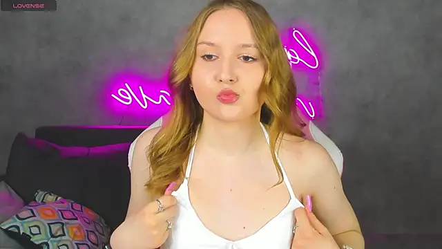 Snapshot of Emmaa_Kimm chatting on 06-15-26, 12:57 Emmaa Kimm online show from 06-15-26, 12:57