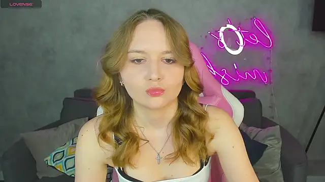 Snapshot of Emmaa_Kimm chatting on 06-21-26, 12:57 Emmaa Kimm online show from 06-21-26, 12:57