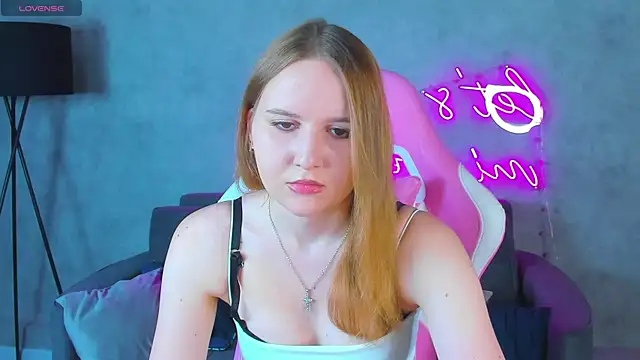 Snapshot of Emmaa_Kimm chatting on 06-26-26, 12:59 Emmaa Kimm online show from 06-26-26, 12:59