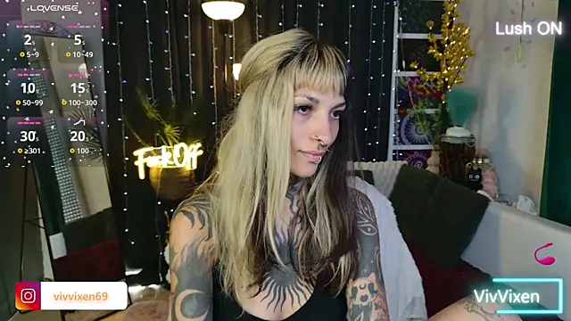 Snapshot of VivVixen chatting on 07-15-26, 04:12 VivVixen online show from 07-15-26, 04:12