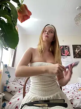 Young Lizzie online show from 05-27-26, 01:52