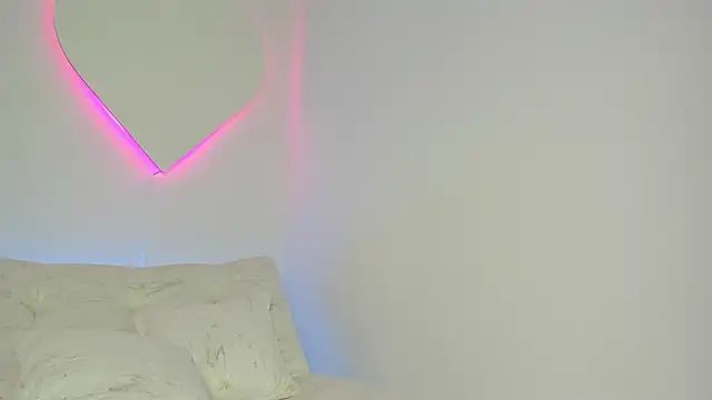 LiaCampbell  online show from 05-08-26, 10:37