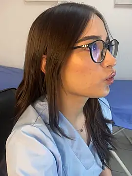 Snapshot of Sweet_Milaa1 chatting on 05-09-26, 04:23 Sweet Milaa1 online show from 05-09-26, 04:23