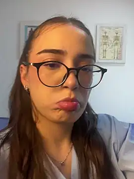 Snapshot of Sweet_Milaa1 chatting on 05-20-26, 07:53 Sweet Milaa1 online show from 05-20-26, 07:53