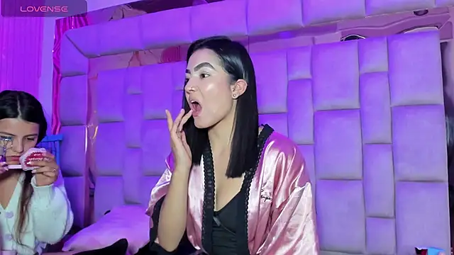 Snapshot of Anal_Temptation chatting on 05-11-26, 05:10 Anal Temptation online show from 05-11-26, 05:10