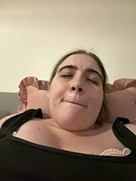 Taylormillie471 online show from 06-27-26, 10:04