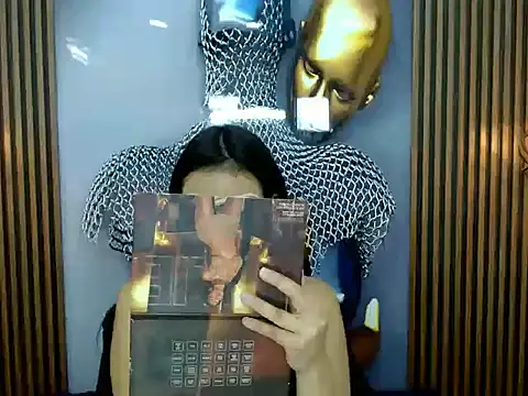Snapshot of RoxxySweet01 chatting on 05-08-26, 01:05 RoxxySweet01 online show from 05-08-26, 01:05