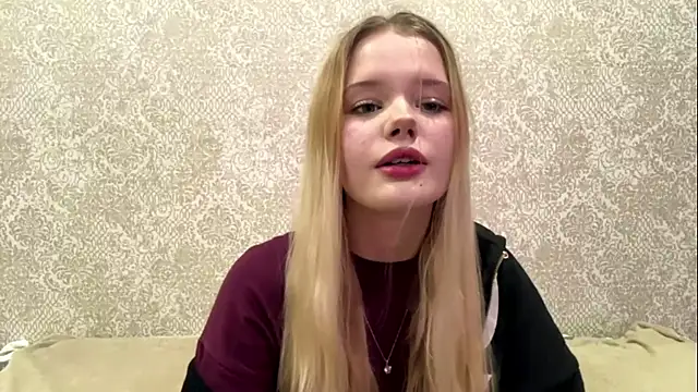 Snapshot of Malinwitch chatting on 05-08-26, 04:34 Malinwitch online show from 05-08-26, 04:34