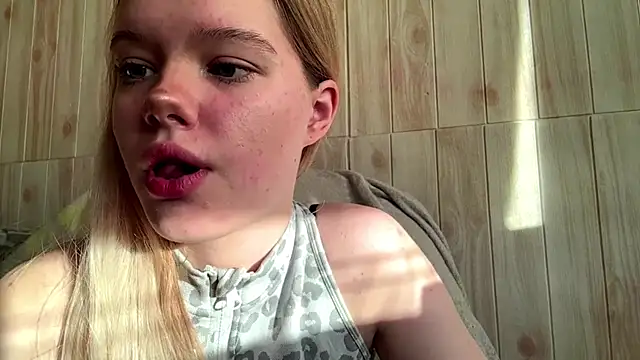 Snapshot of Malinwitch chatting on 06-10-26, 03:22 Malinwitch online show from 06-10-26, 03:22