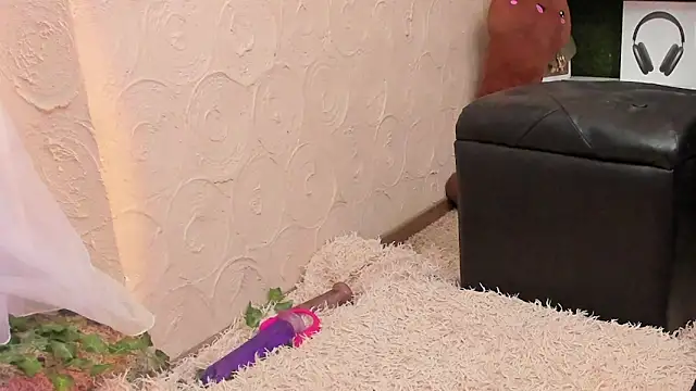 Snapshot of lililiana chatting on 05-10-26, 07:46 lililiana online show from 05-10-26, 07:46