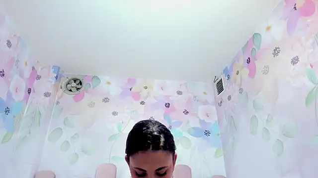 Snapshot of Miabloom19_ chatting on 07-24-26, 11:36 Miabloom19 online show from 07-24-26, 11:36