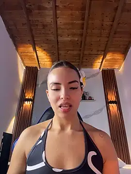 Snapshot of catalina_lafer chatting on 06-08-26, 01:33 catalina lafer online show from 06-08-26, 01:33