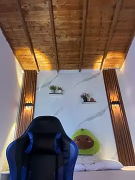 Snapshot of catalina_lafer chatting on 06-20-26, 01:58 catalina lafer online show from 06-20-26, 01:58
