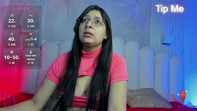 Snapshot of Svetlana_3 chatting on 06-10-26, 07:46 Svetlana 3 online show from 06-10-26, 07:46