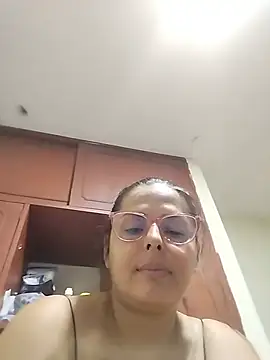 Snapshot of Bella_Morena27 chatting on 06-08-26, 08:15 Bella Morena27 online show from 06-08-26, 08:15