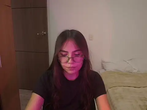 Snapshot of abbyyandmaxx chatting on 05-10-26, 05:29 abbyyandmaxx online show from 05-10-26, 05:29