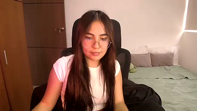 Snapshot of abbyyandmaxx chatting on 06-09-26, 04:07 abbyyandmaxx online show from 06-09-26, 04:07