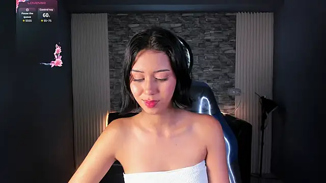 Snapshot of gemma_19_ chatting on 05-27-26, 04:20 gemma 19 online show from 05-27-26, 04:20