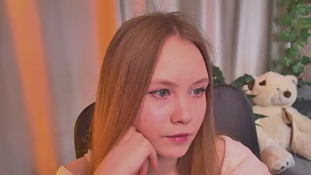 Snapshot of FloraLarsson chatting on 06-07-26, 10:19 FloraLarsson online show from 06-07-26, 10:19