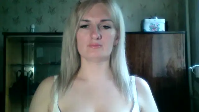 Snapshot of MartaHaze chatting on 05-15-26, 09:16 MartaHaze online show from 05-15-26, 09:16