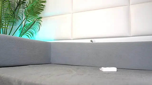 Snapshot of Juliadragon chatting on 12-05-25, 04:21 Juliadragon online show from 12-05-25, 04:21