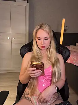 Kitty-Kelsi online show from 06-12-26, 09:19