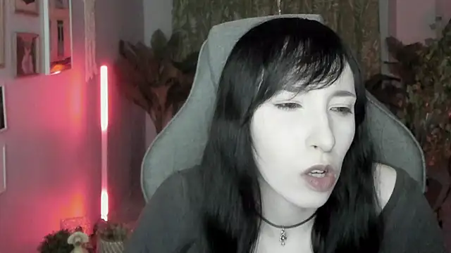 Snapshot of SeraphineSparda chatting on 07-17-26, 11:50 SeraphineSparda online show from 07-17-26, 11:50