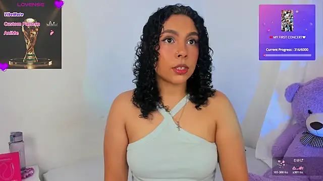 Snapshot of Violetta_cam_ chatting on 06-19-26, 02:49 Violetta cam online show from 06-19-26, 02:49