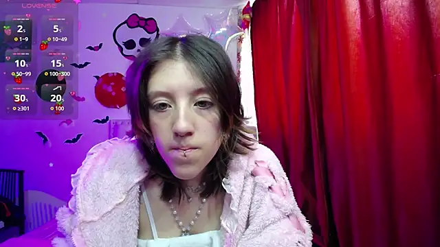 Blair y Briar online show from 06-18-26, 04:22