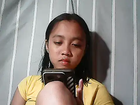 Snapshot of Yours_AsianPinayGirl18 chatting on 06-05-26, 09:15 Yours AsianPinayGirl18 online show from 06-05-26, 09:15