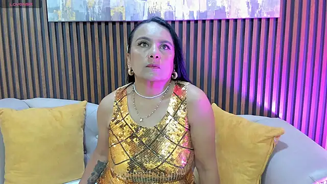 Roxanna moore online show from 04-30-26, 02:34