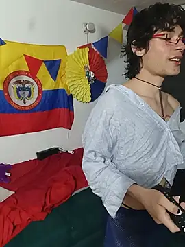 Snapshot of LittleTymmy chatting on 07-21-26, 01:08 LittleTymmy online show from 07-21-26, 01:08