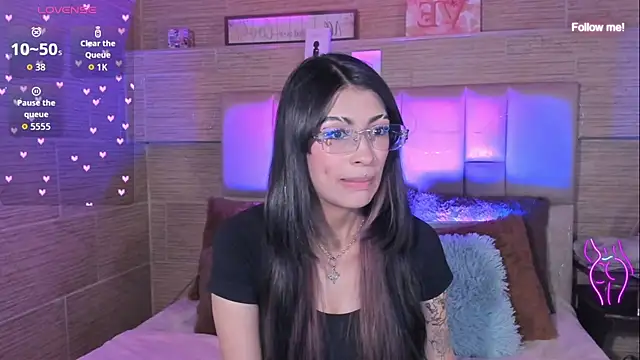 Snapshot of mia_smoke_ chatting on 07-18-26, 01:32 mia smoke online show from 07-18-26, 01:32